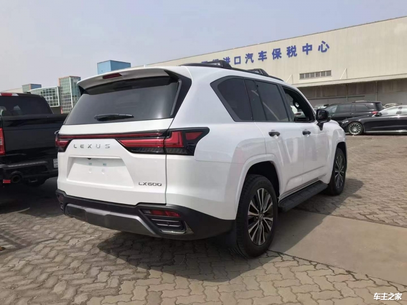 成都雷克萨斯GX加版限时优惠 目前117万元起售