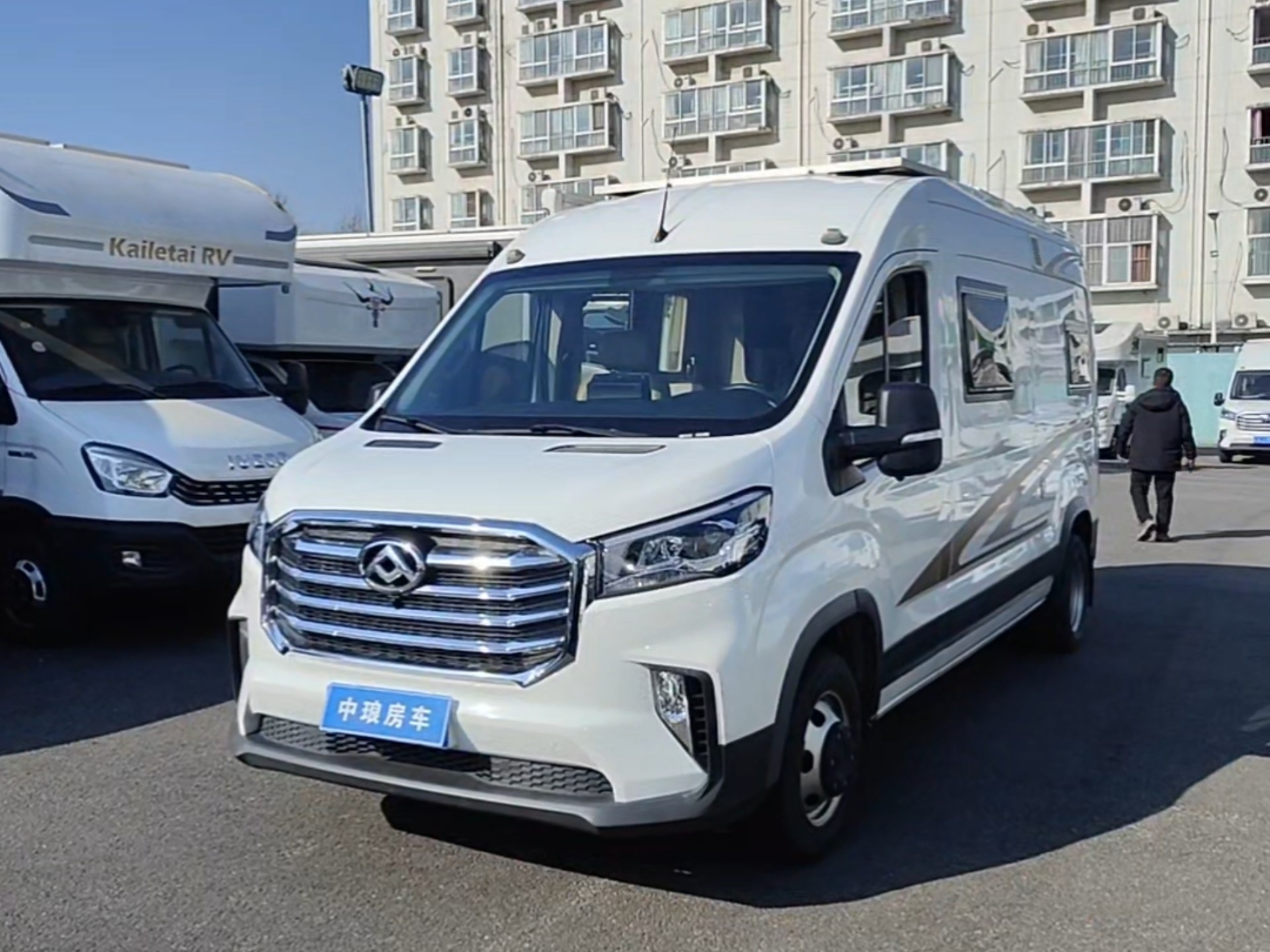 成都上汽大通MAXUS V90房车价格28.88万起 暂无优惠