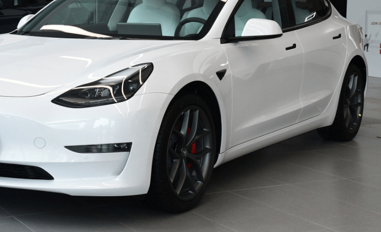新款特斯拉Model 3高性能版最新无伪装谍照