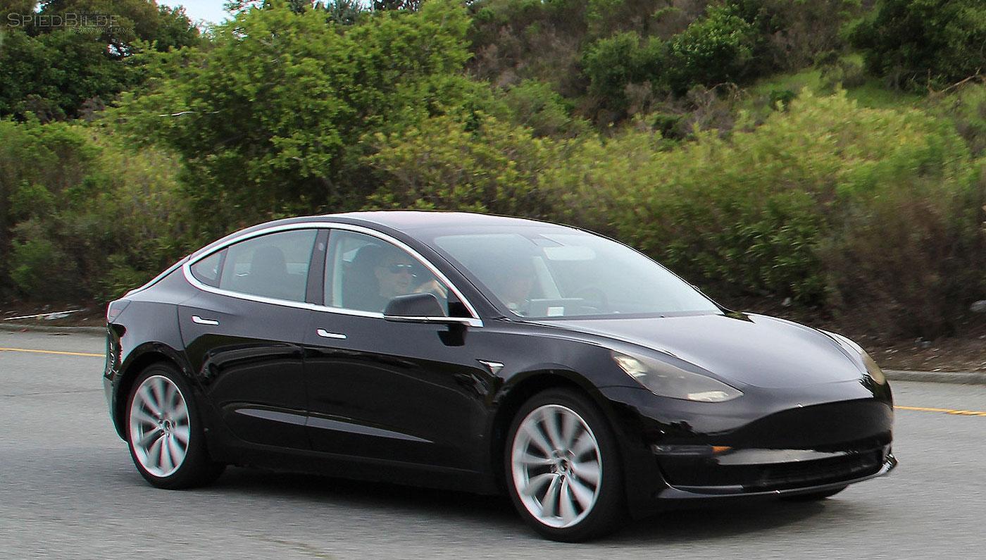新款特斯拉Model 3高性能版最新无伪装谍照