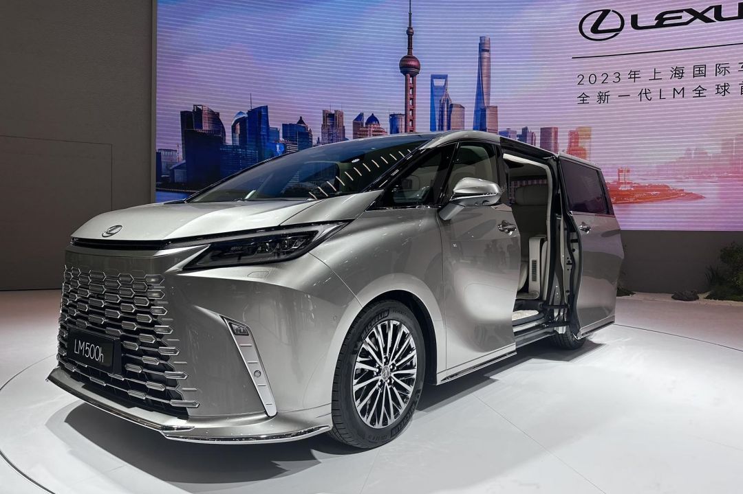 2023雷克萨斯LM价格最低120万起 欢迎前来试驾