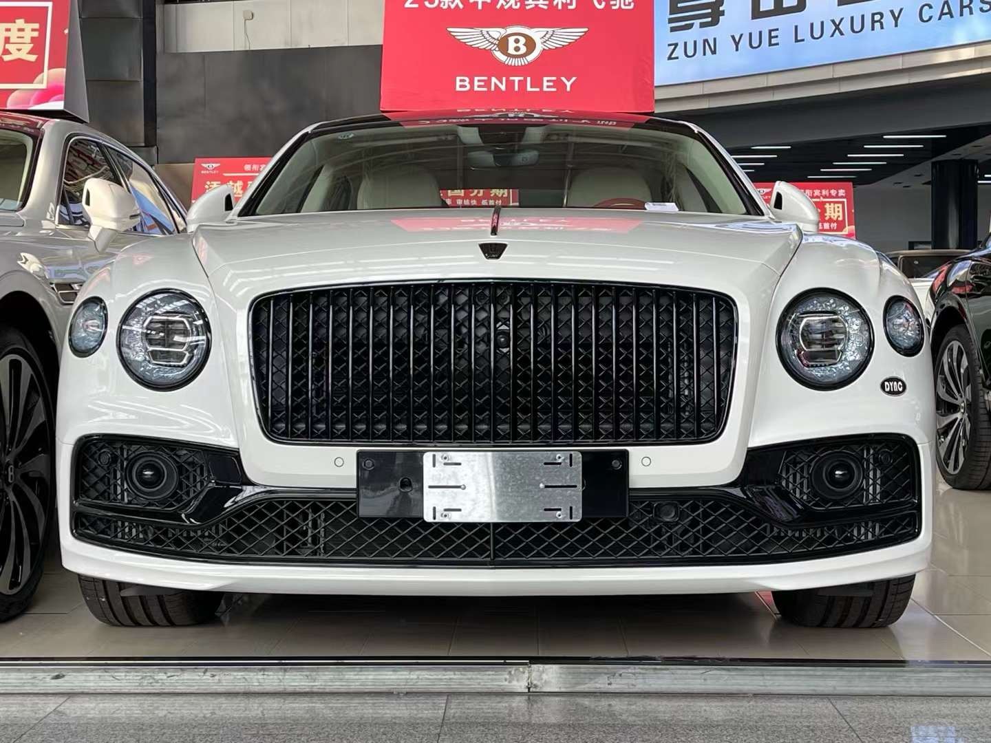 宾利飞驰报价300万起 直降30万