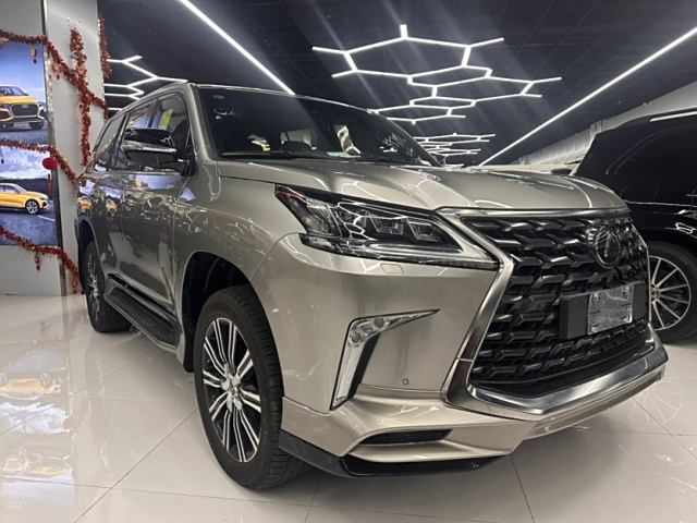 2024款雷克萨斯LX570中东版 顽主座驾