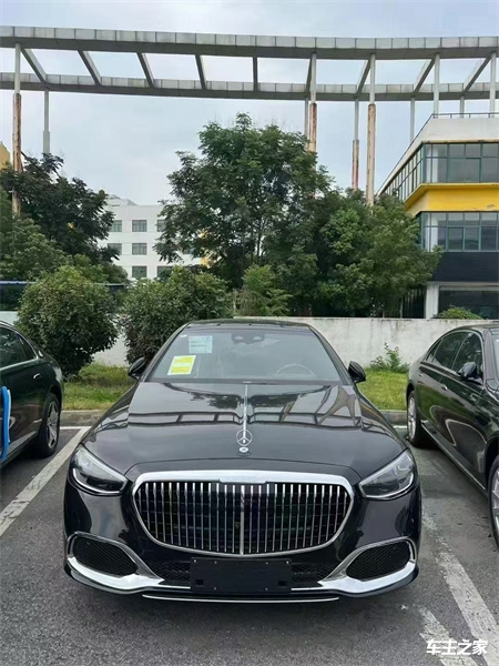 成都奔驰迈巴赫S级美版提供试乘试驾 店内让利达32万元