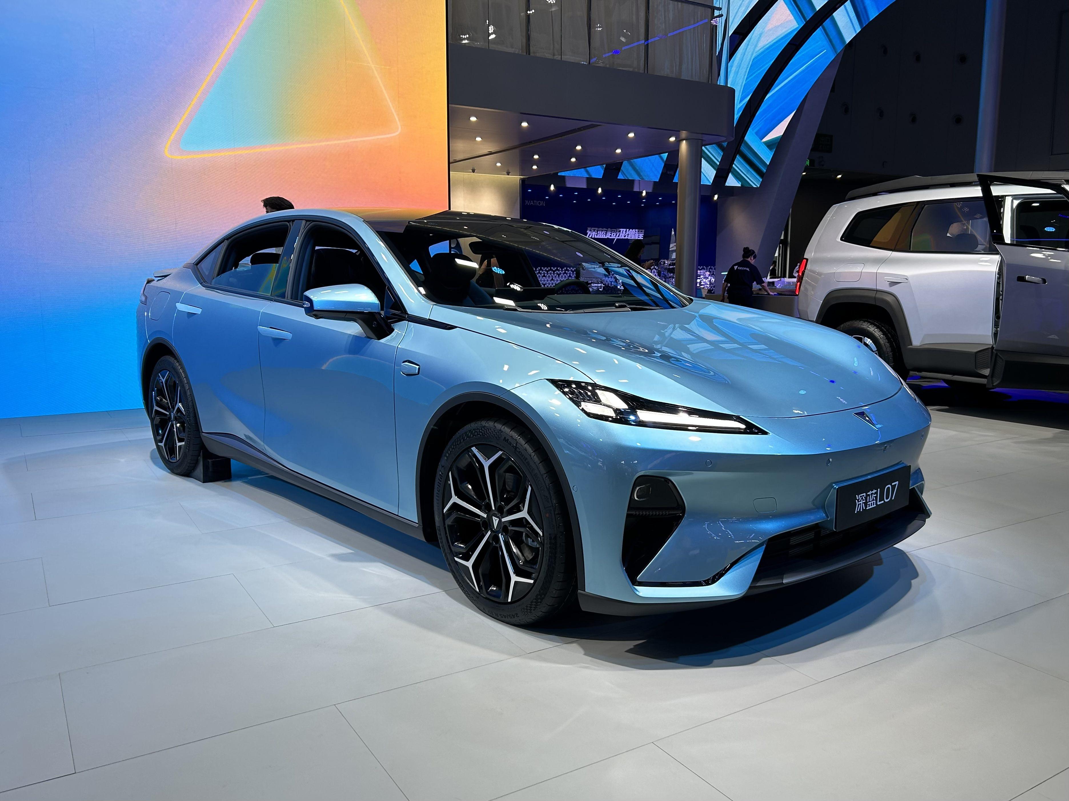 成都深蓝G318降价1.00万 最低仅售17.59万