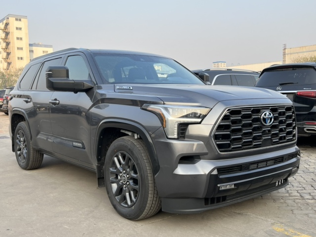 2024款丰田红杉 全新一代14X万闪亮登场 绝版SUV！