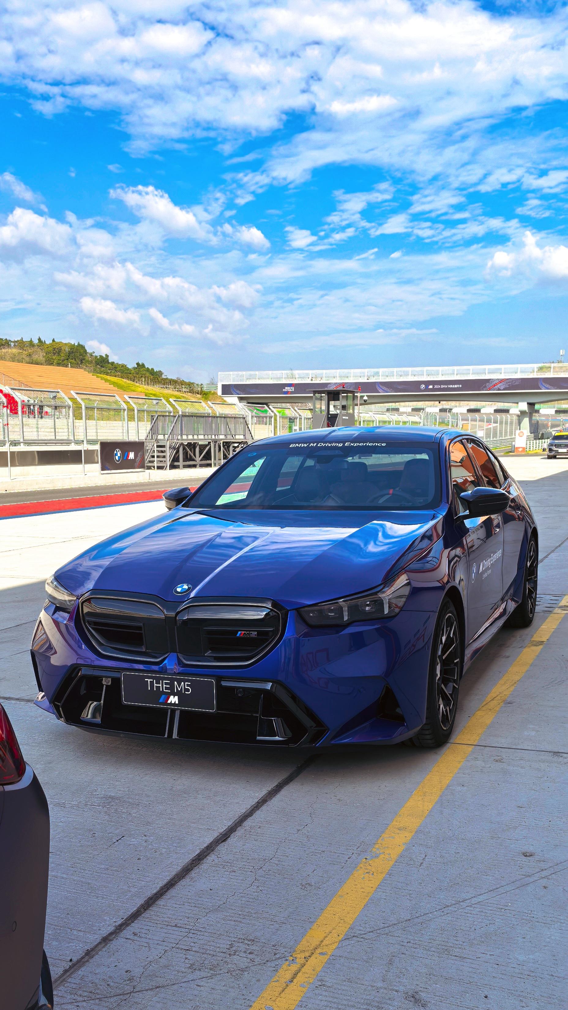 成都宝马M5新能源报价146.89万起 暂无优惠