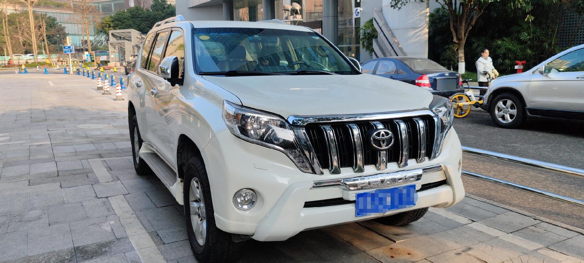 平行进口丰田普拉多中东版促销42万起