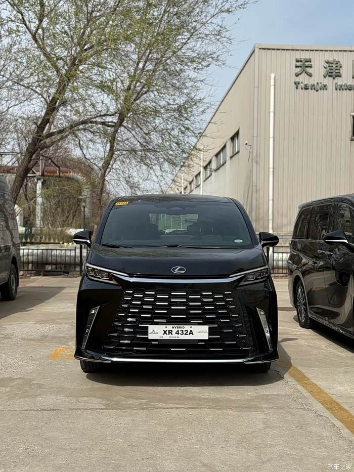成都雷克萨斯LM亚洲版新款价格优惠43万