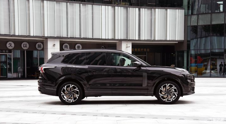 成都领克09 EM-P优惠4.30万 最低仅售25.58万