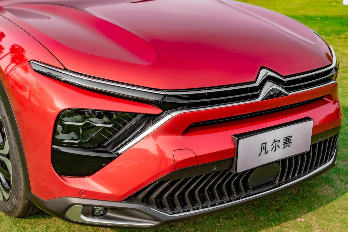 成都凡尔赛C5 X降价促销 购车优惠高达1.50万