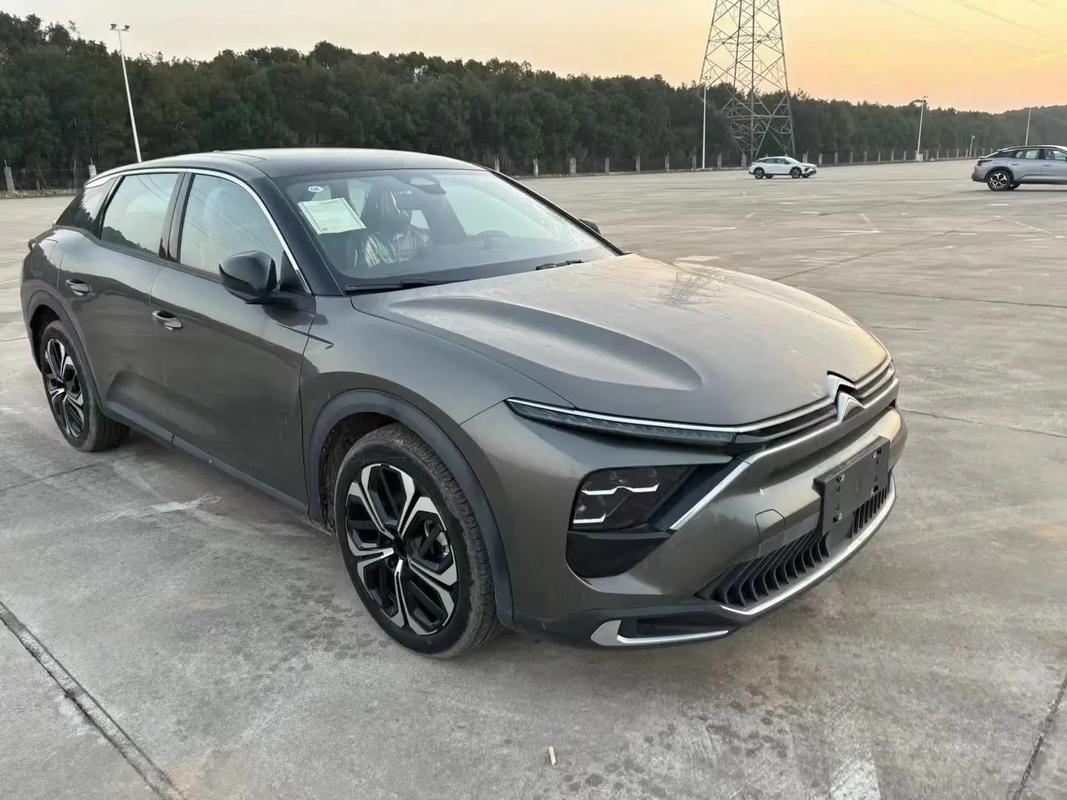 成都凡尔赛C5 X降价促销 购车优惠高达1.50万