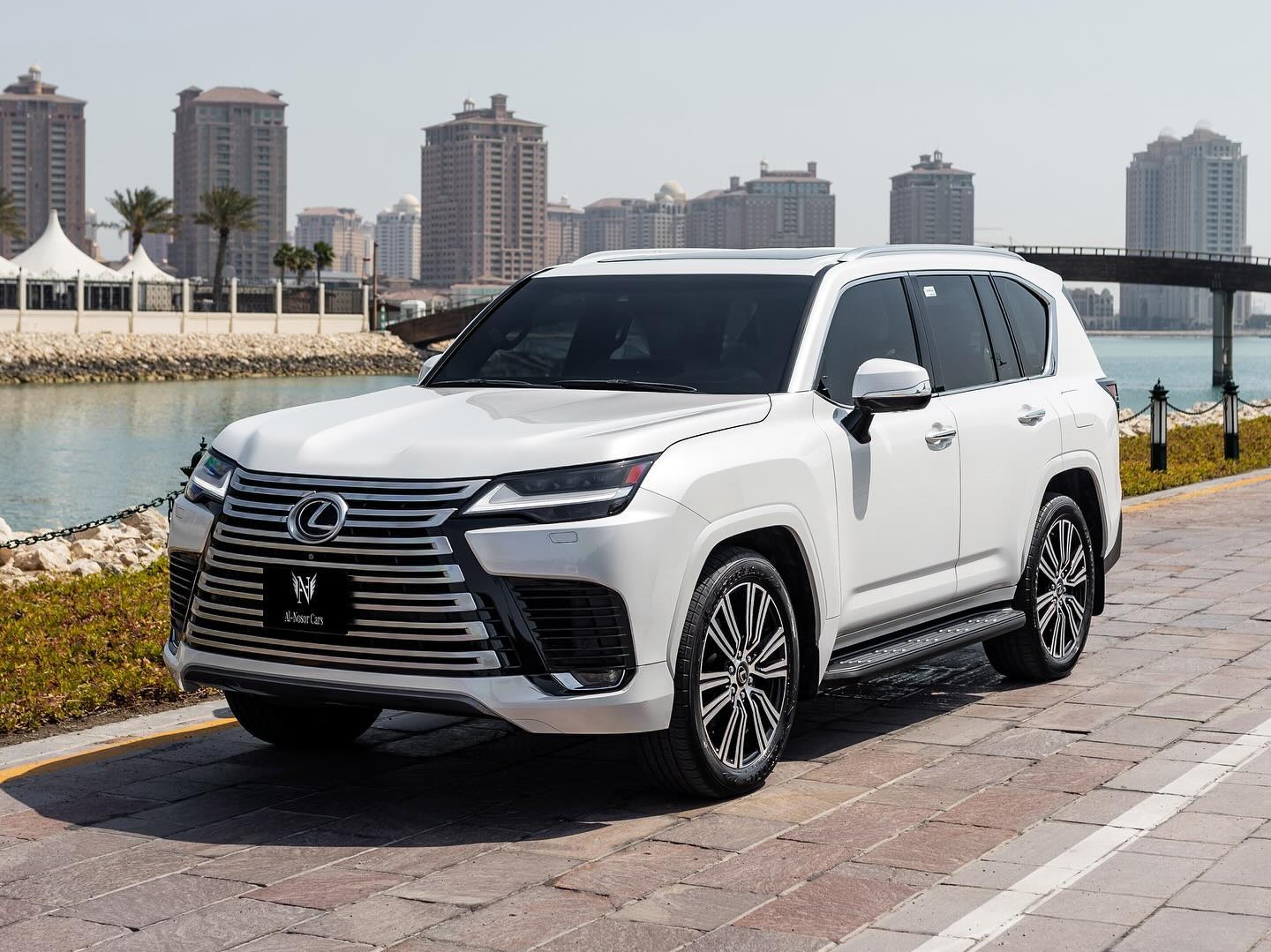 成都雷克萨斯LX欧规版平价销售145万起 直降20万