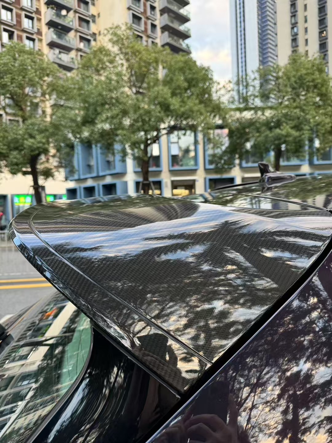 宾利添越售价203万起 欢迎到店试驾