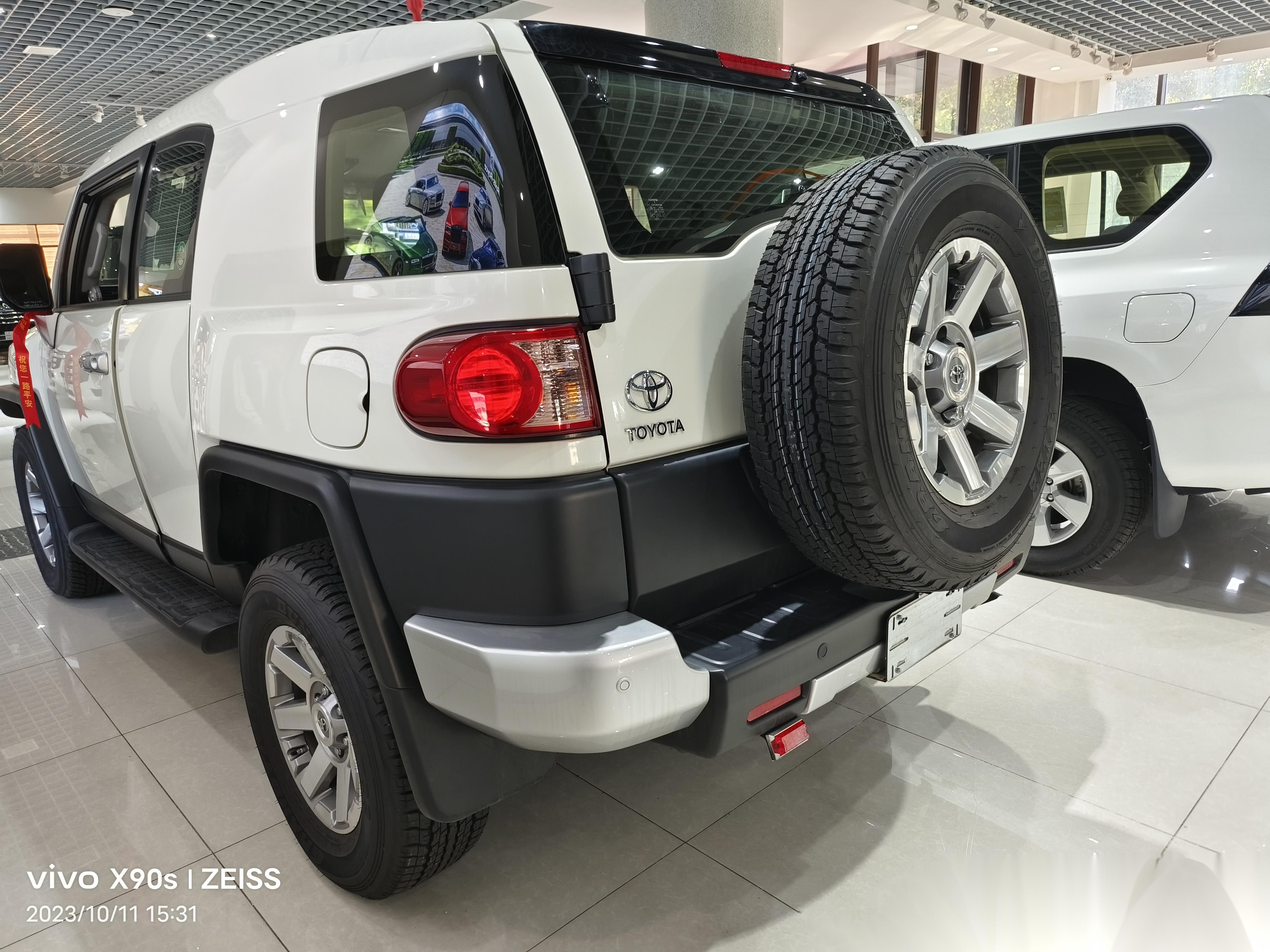 全新一代平行进口FJ酷路泽中东版试驾体验