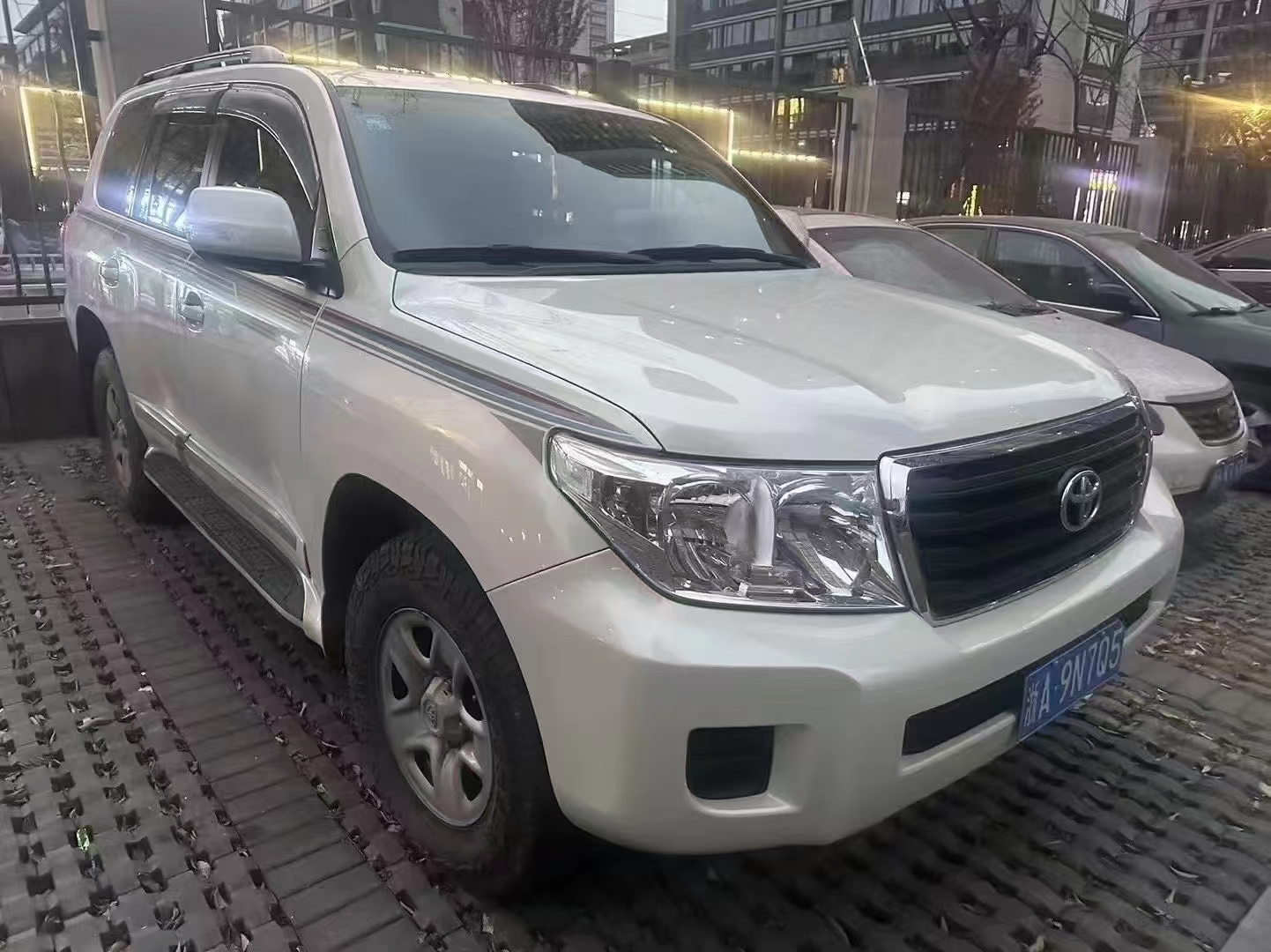 成都丰田兰德酷路泽美规版团购优惠9万 欢迎前来试驾