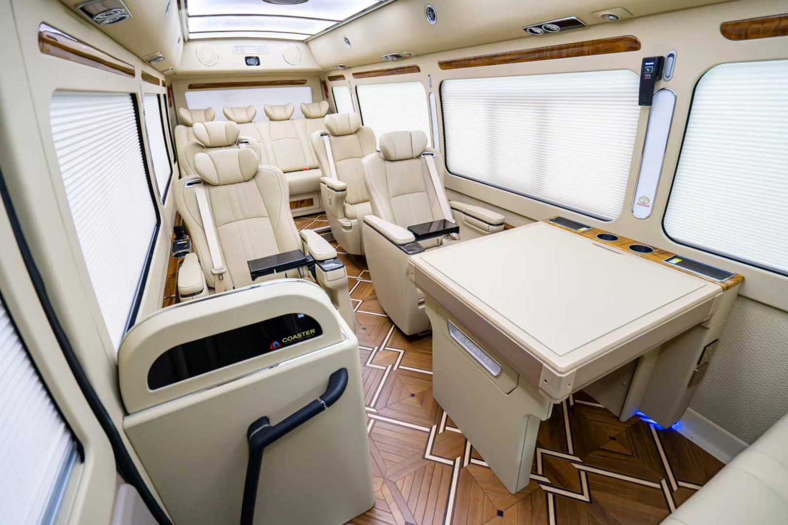 成都平行进口福特E450美版最高降19万 欢迎到店试驾