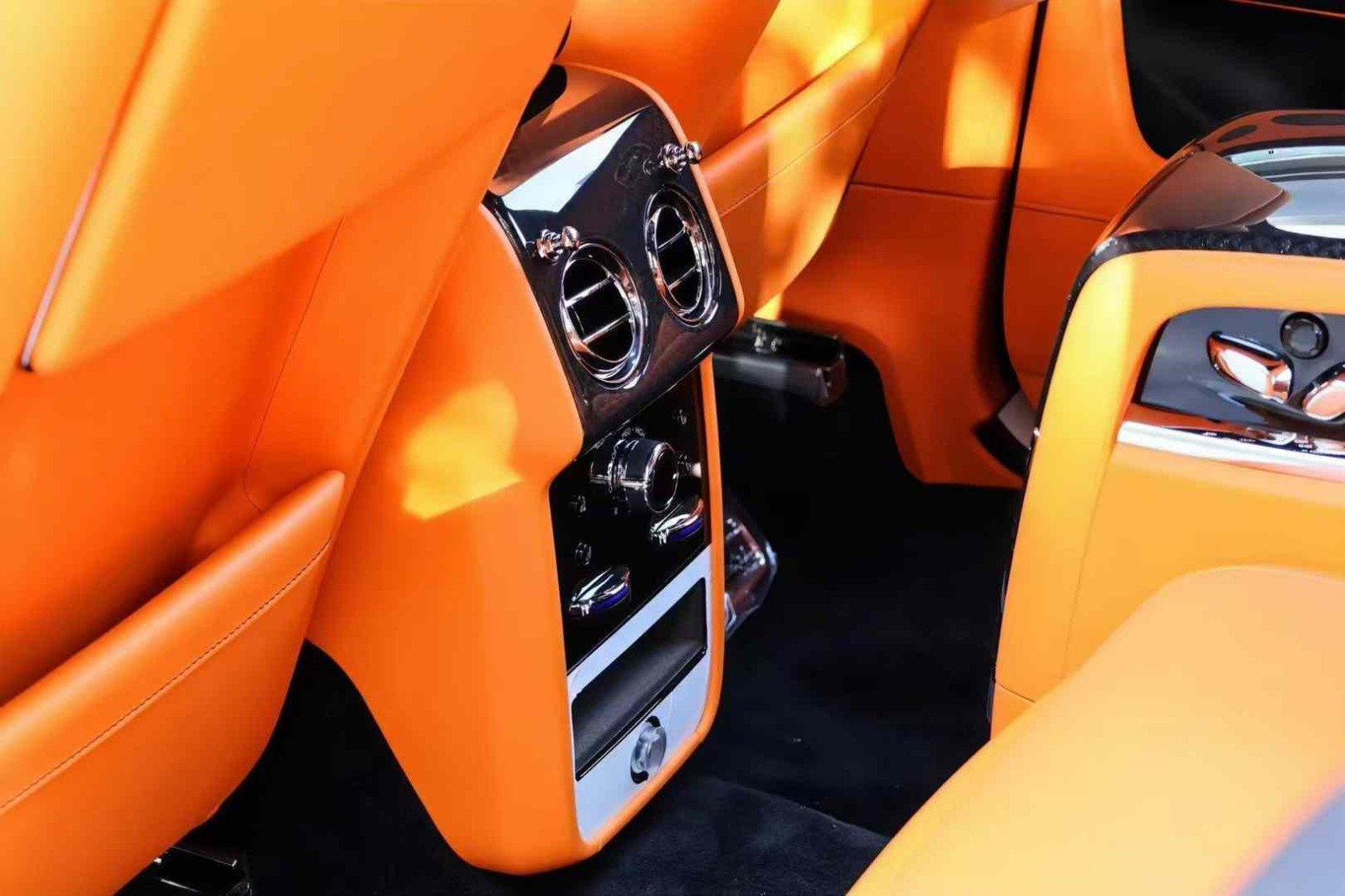 劳斯莱斯库里南优惠150万 欢迎试乘试驾