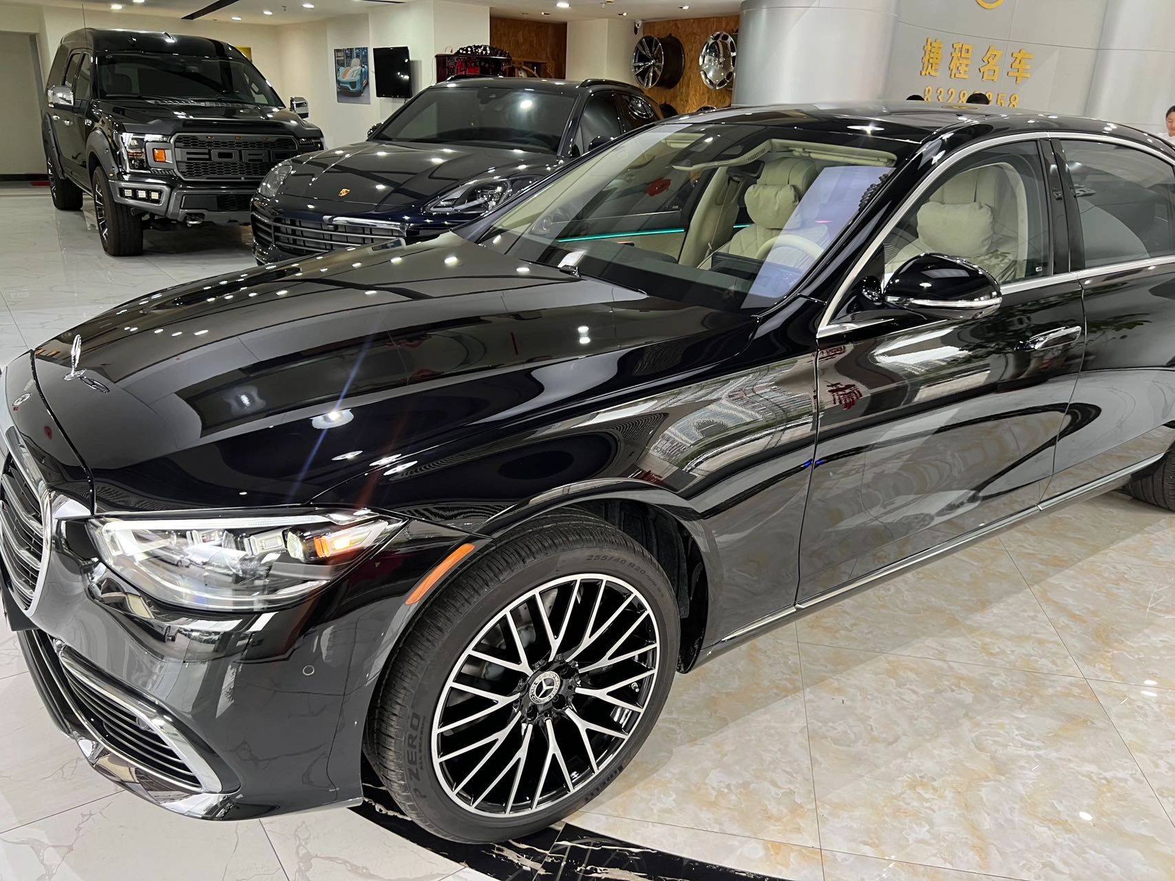 平行进口奔驰S级美版目前售价125万起 直降30万