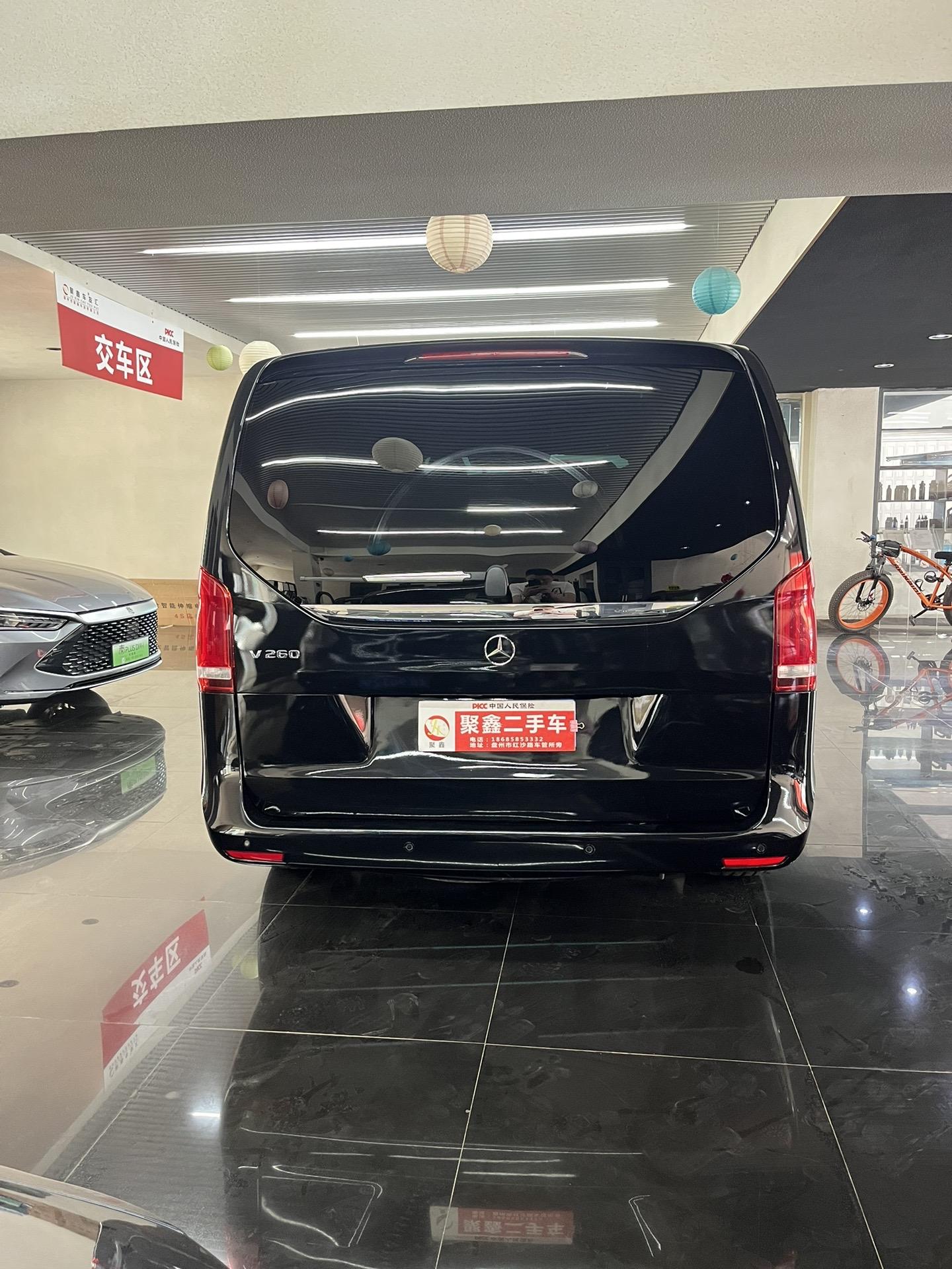 2021新款奔驰V260L商务车，傲旋大白鲨实拍体验测评