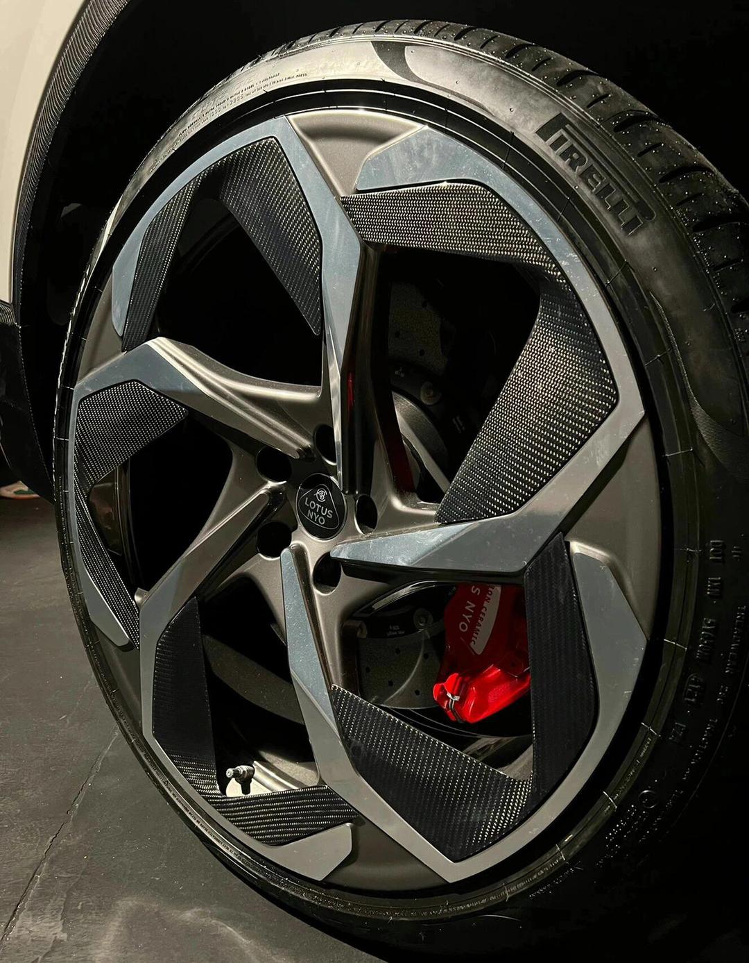 依旧坚持豪华与驾控，莲花Emeya/Eletre上市53.8万元起售