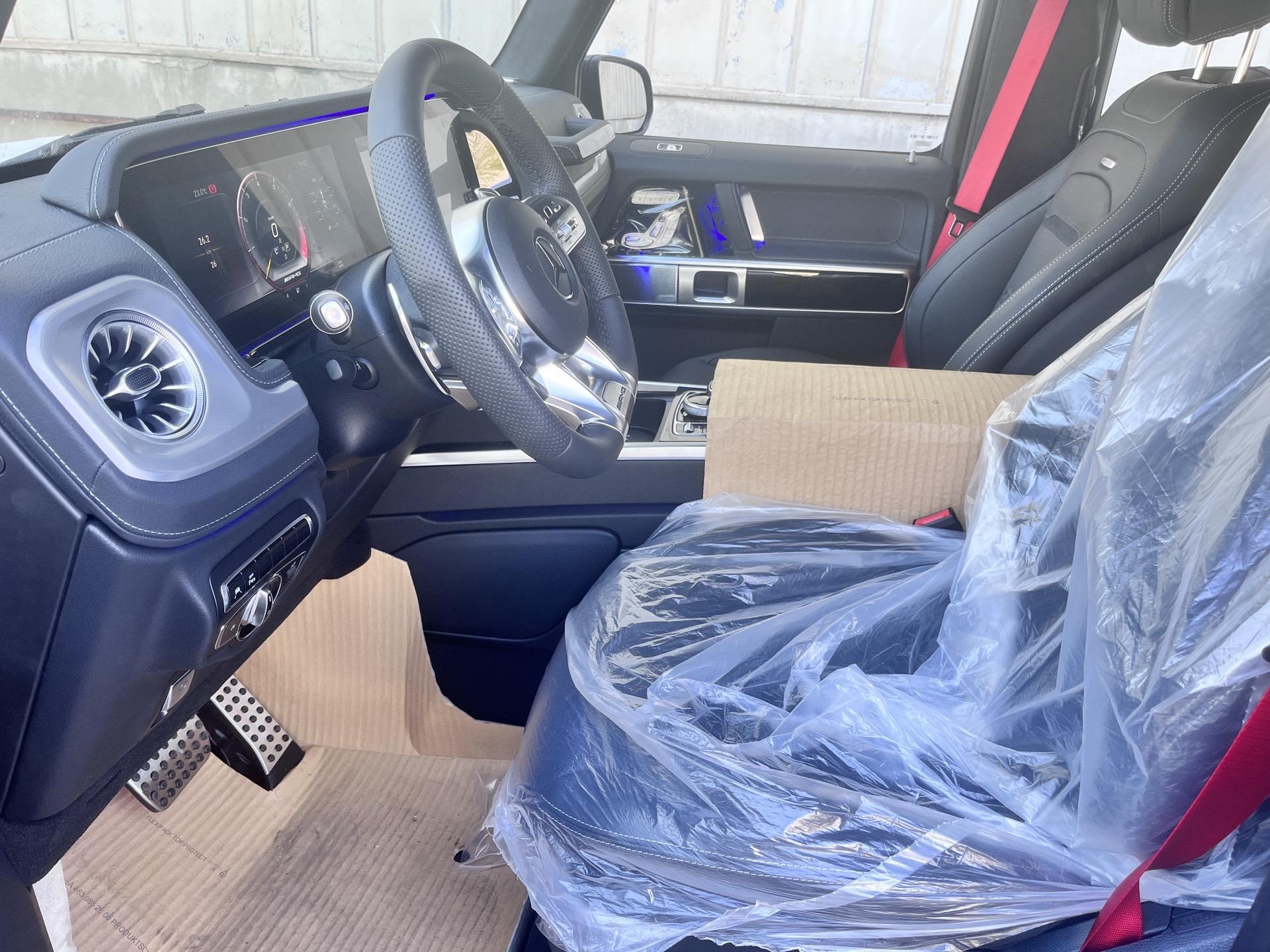 2024款奔驰G63配置提车有惊喜特惠价270万 售全国