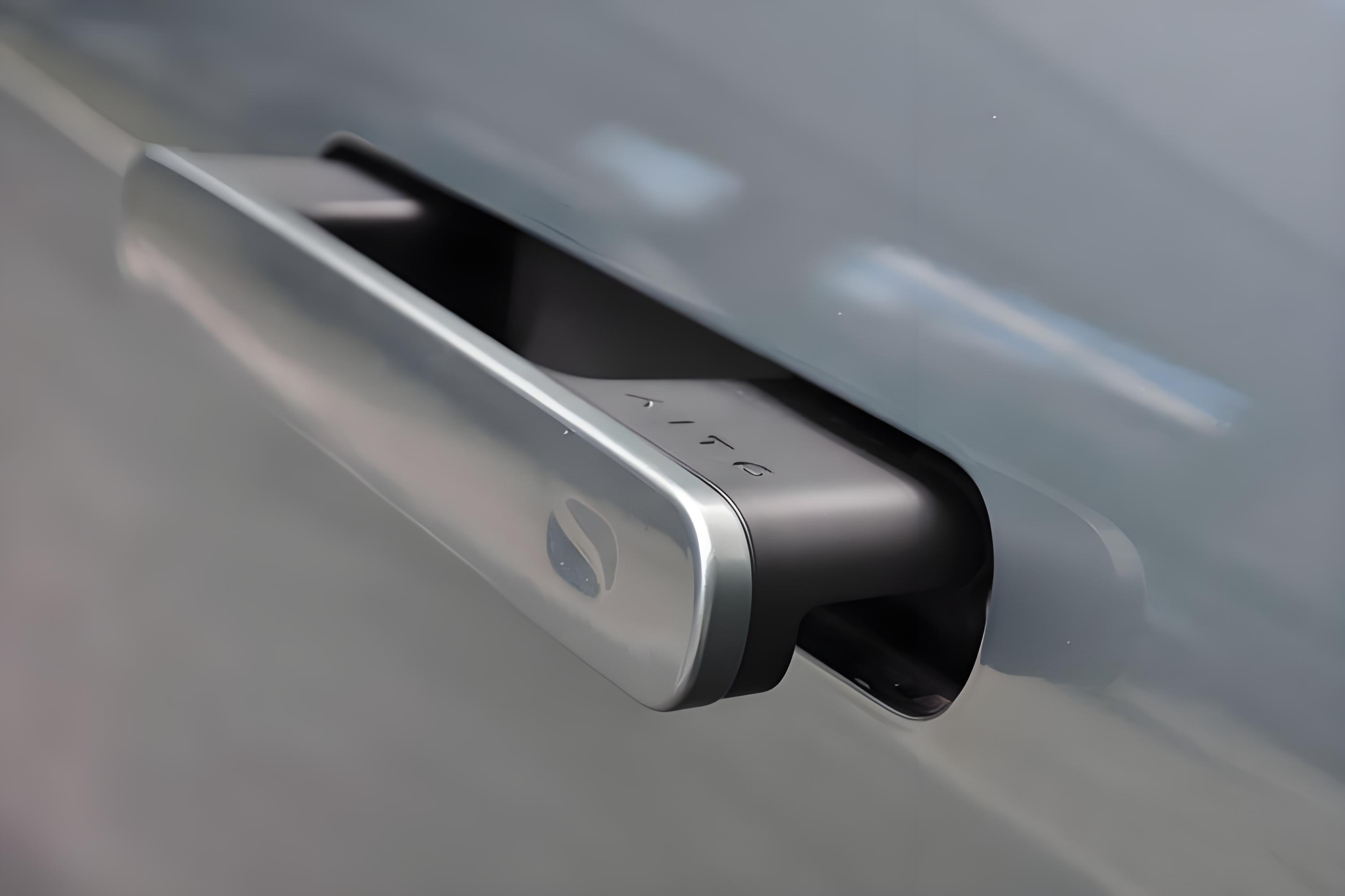 汽车门把手迎来强制性国标，隐藏式设计因安全风险将“退市”