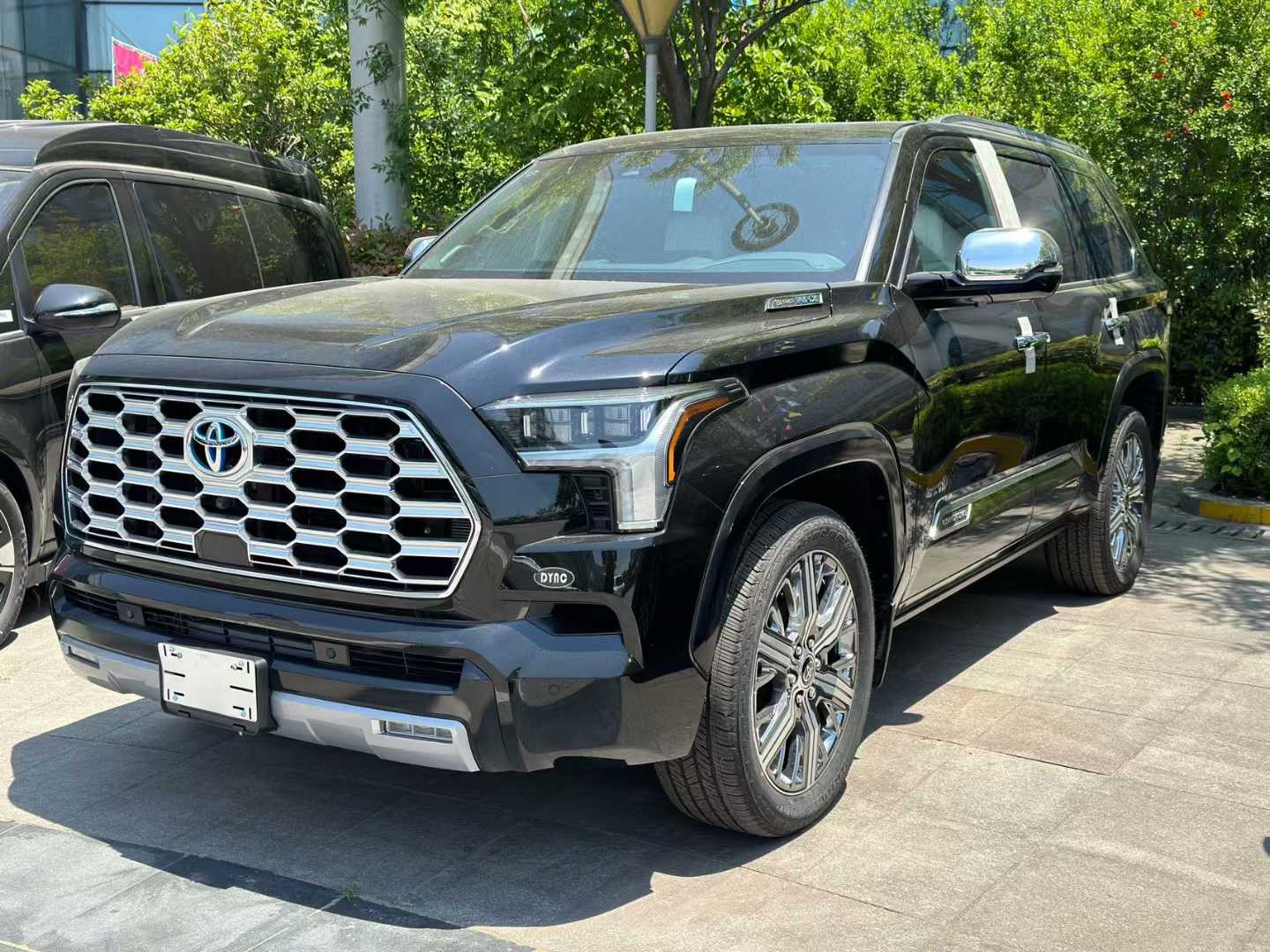 丰田红杉5700加版大空间报价 配置优惠 陆地的王者！