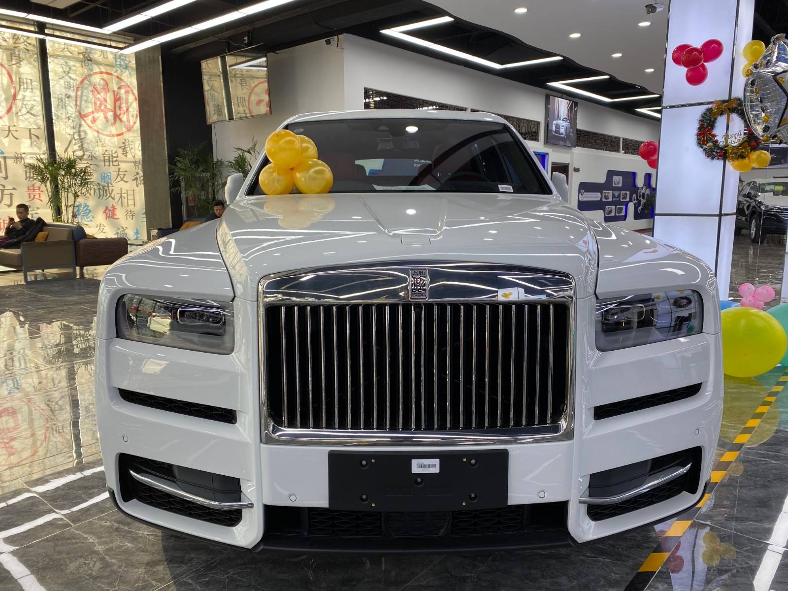 成都库里南让利促销中 购车直降65万