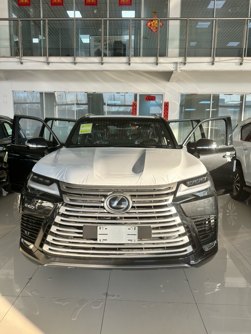 成都平行进口雷克萨斯LX欧规版价格最低155万起 欢迎试乘试驾