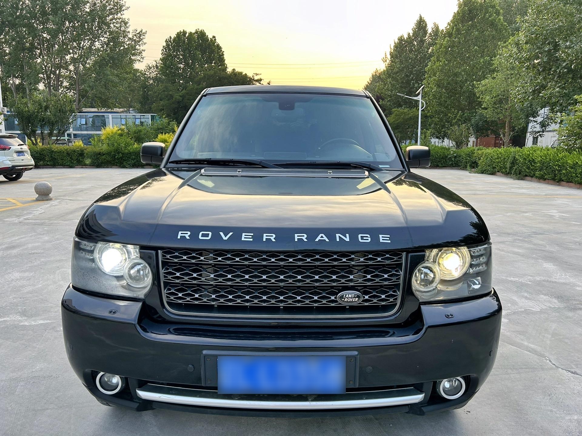 购揽胜行政加版享64万优惠 仅125万可入手