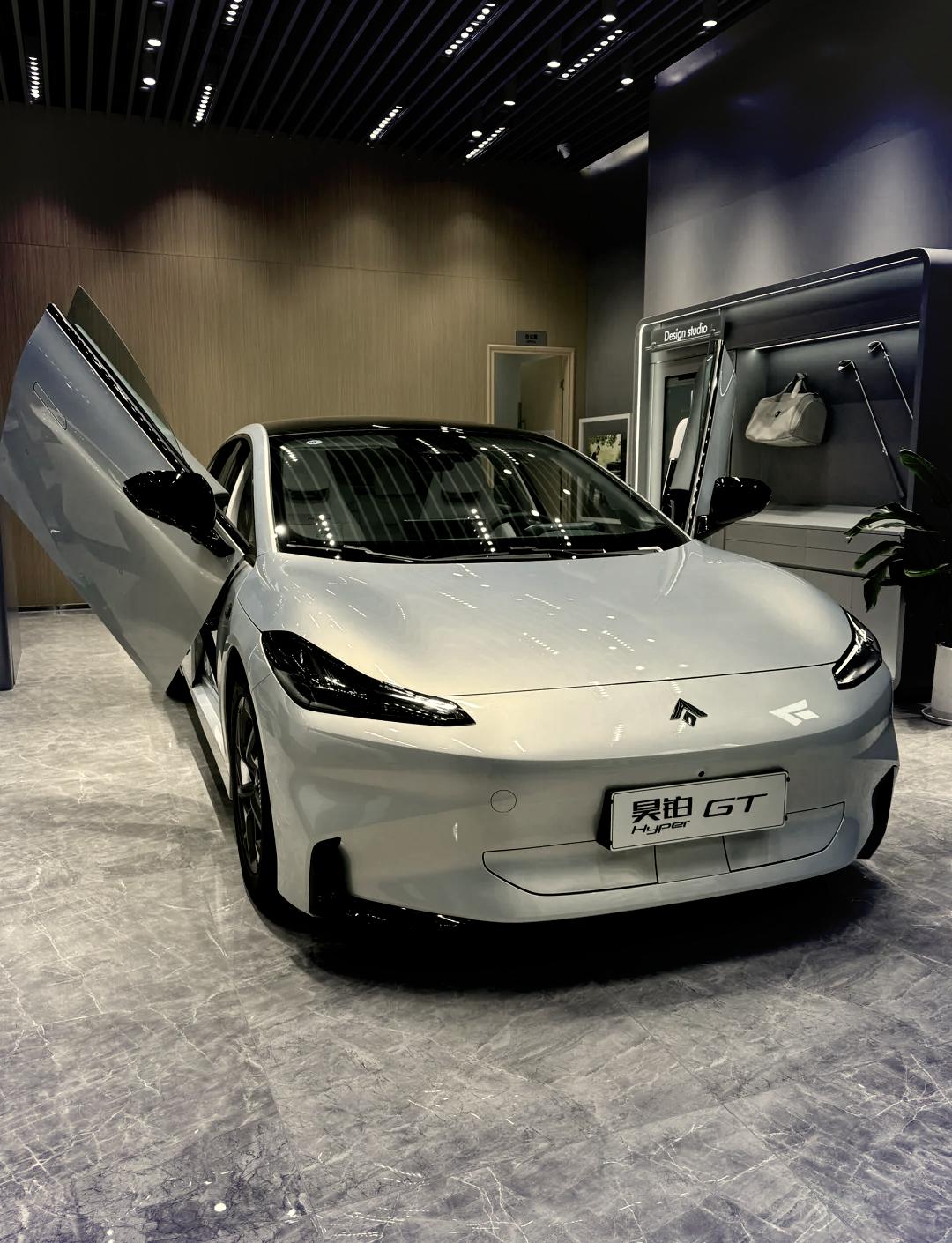 广汽昊铂GT全新Lite版上市 15.38万起售