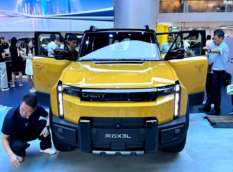 风云X3L将8月29日成都车展亮相 将9月9日上市