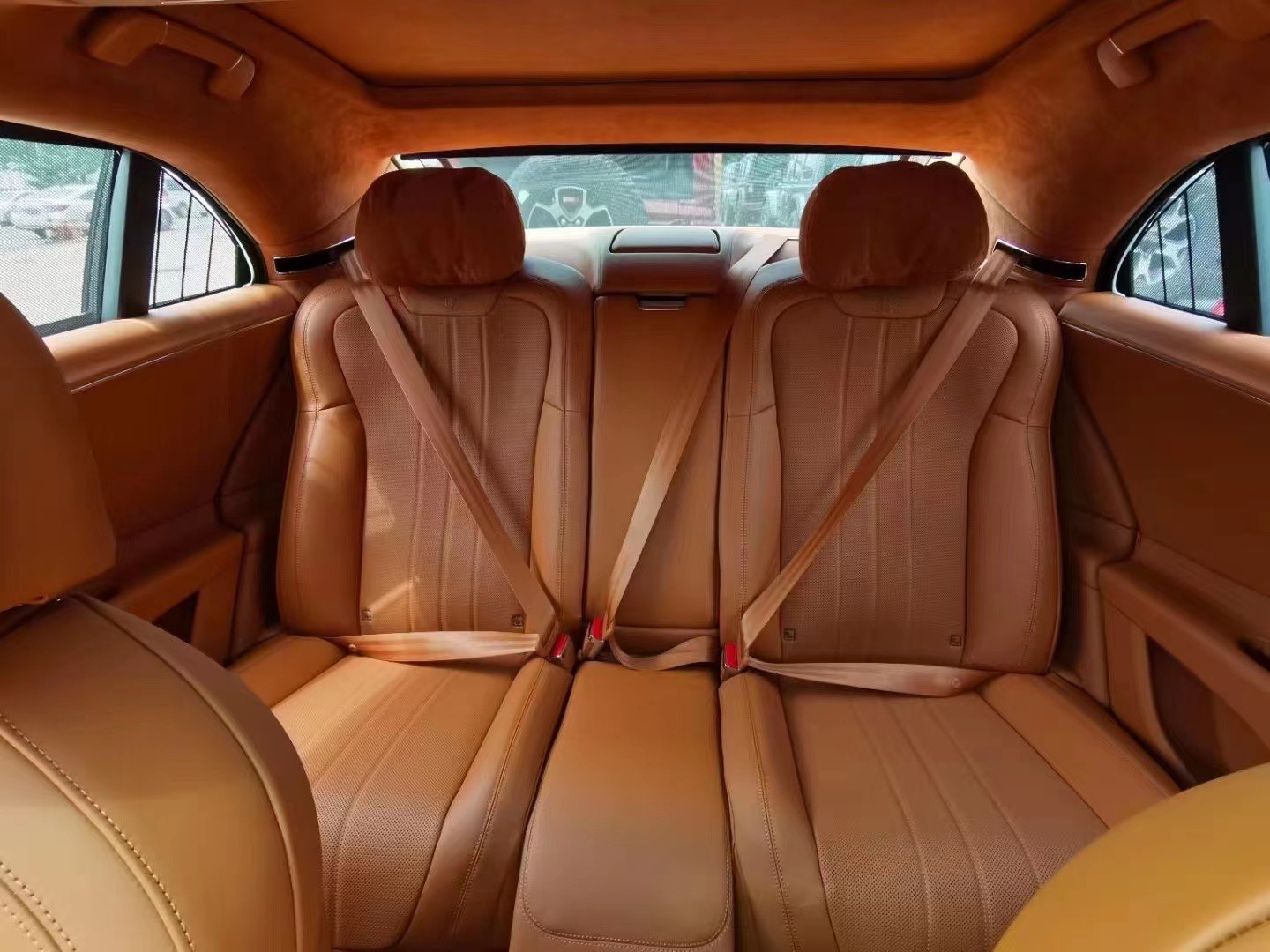 成都飞驰目前售价300万起 售全国