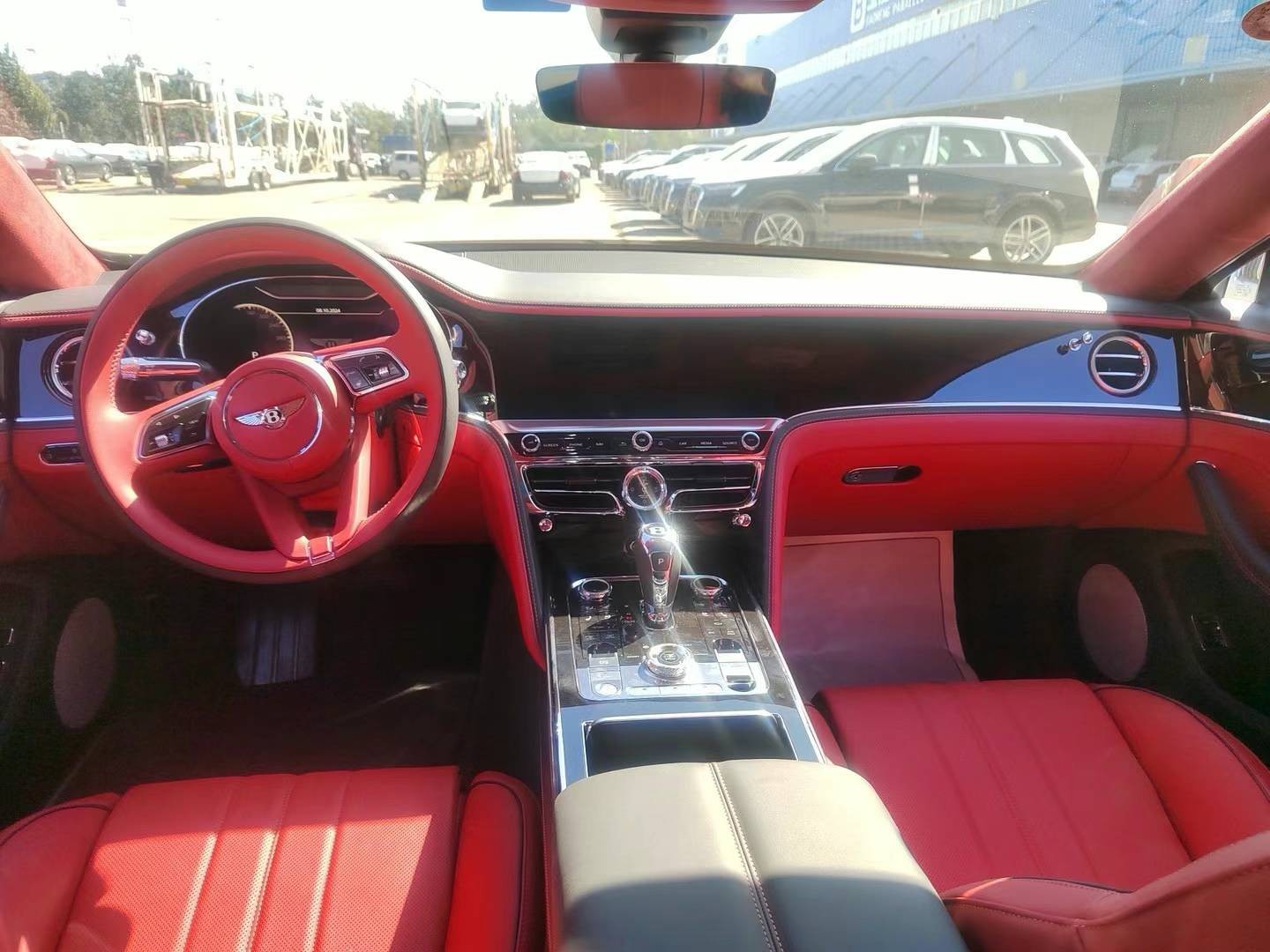 宾利飞驰价格最低300万起售 欢迎试乘试驾