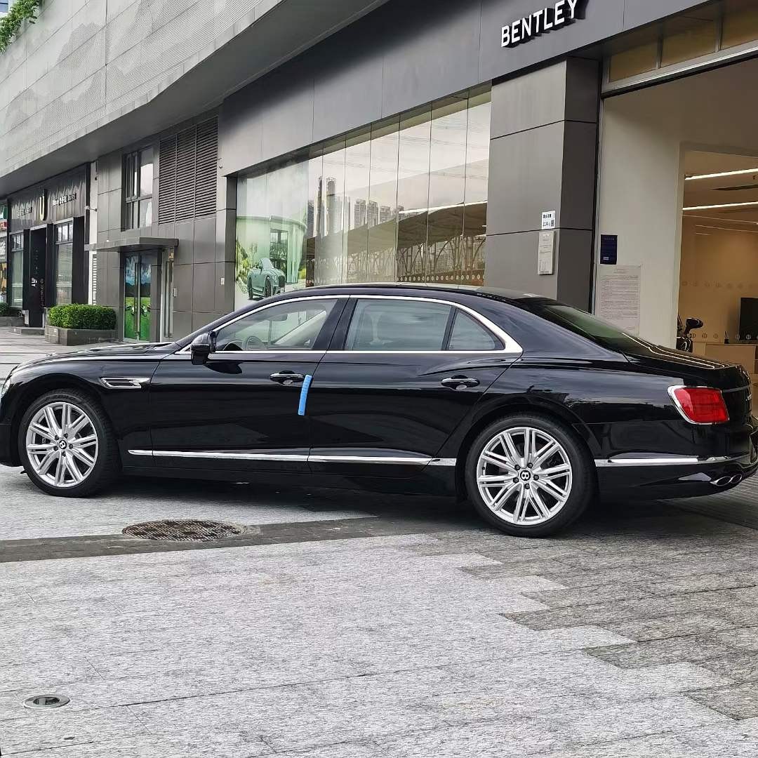 宾利飞驰价格最低300万起售 欢迎试乘试驾
