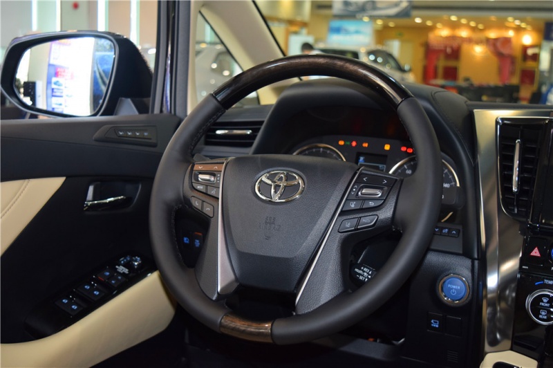 威尔法团购价格90万起 欢迎上门试驾