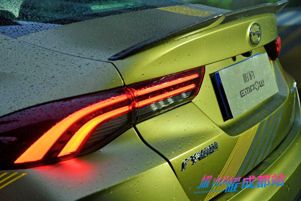 成都影豹优惠3.00万 仅9.30万可入手