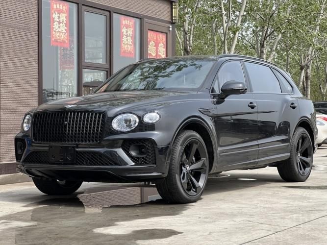 全新2024款宾利添越 巧车身大心脏精于藏内