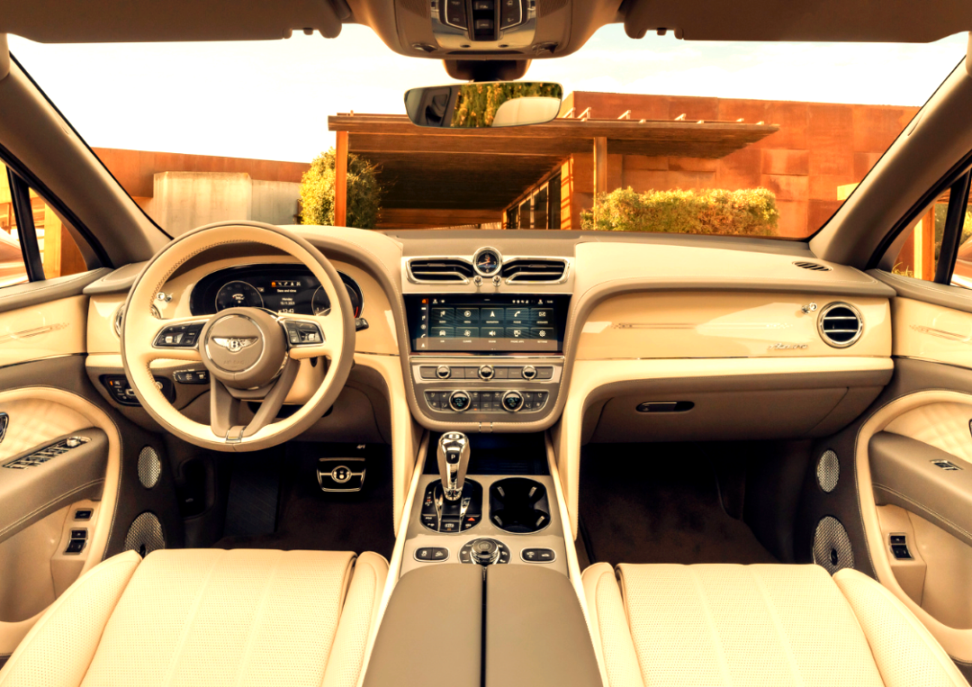 全新2024款宾利添越 巧车身大心脏精于藏内