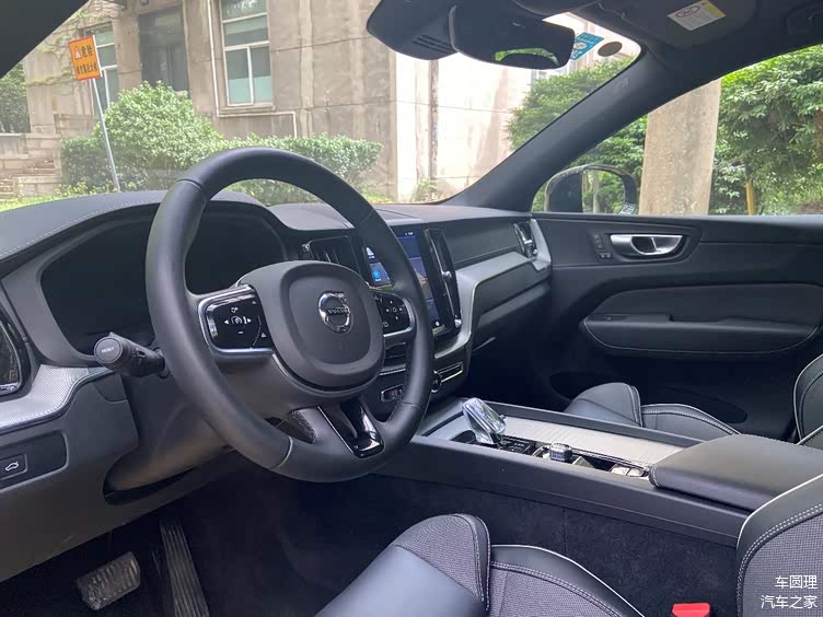 成都沃尔沃XC60插电式混动售价35.49万起 优惠高达16.90万