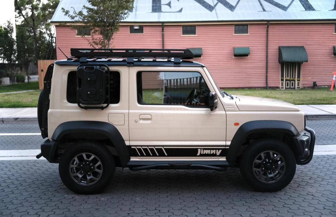 2025吉姆尼中东版最新报价24万起 欢迎到店试驾