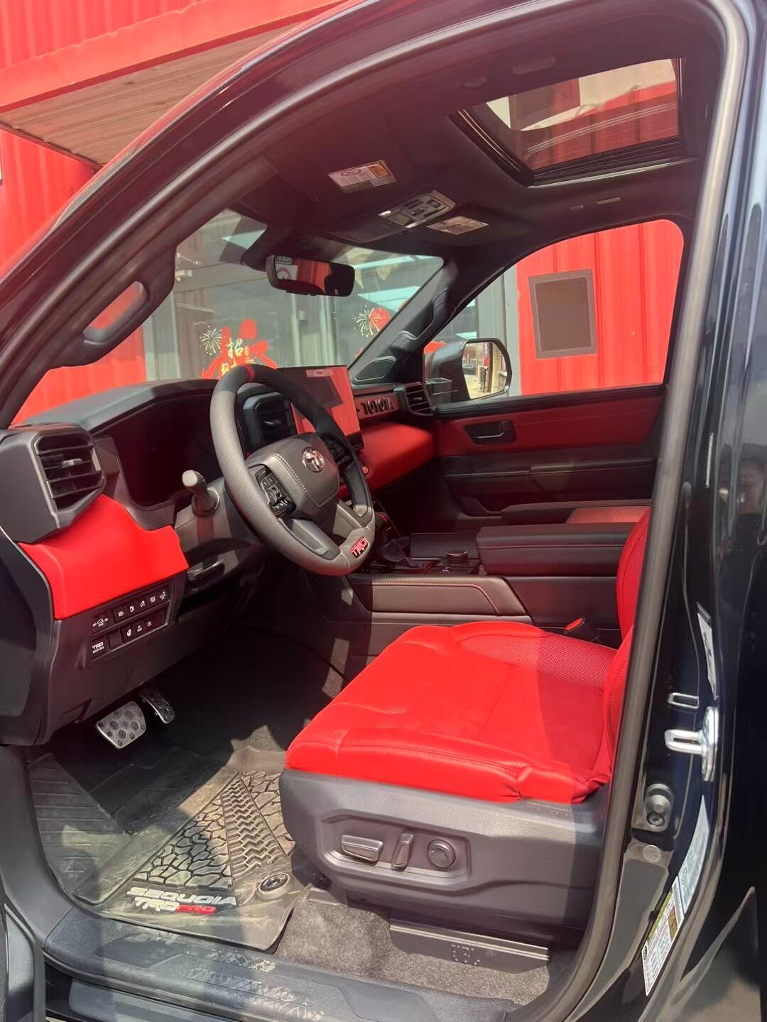 成都丰田红杉美版最新报价99万起