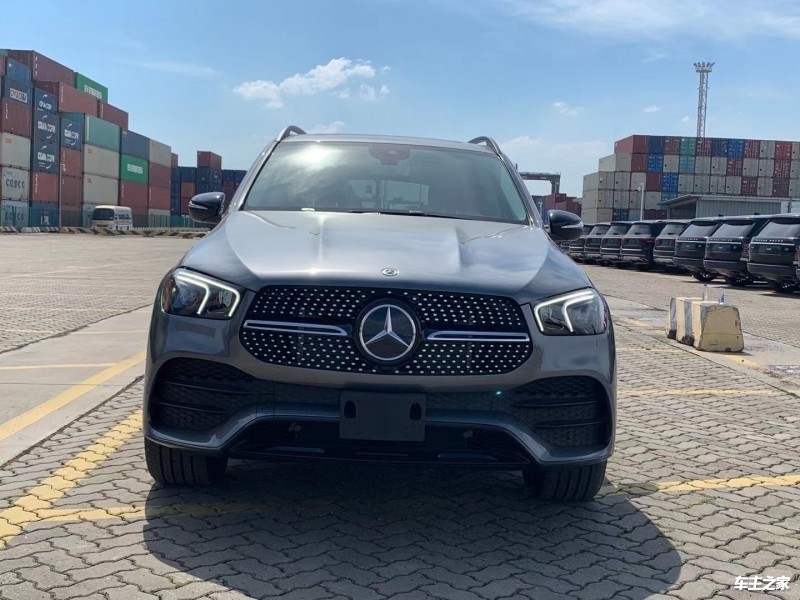 奔驰GLS墨版售价99万起 欢迎试乘试驾