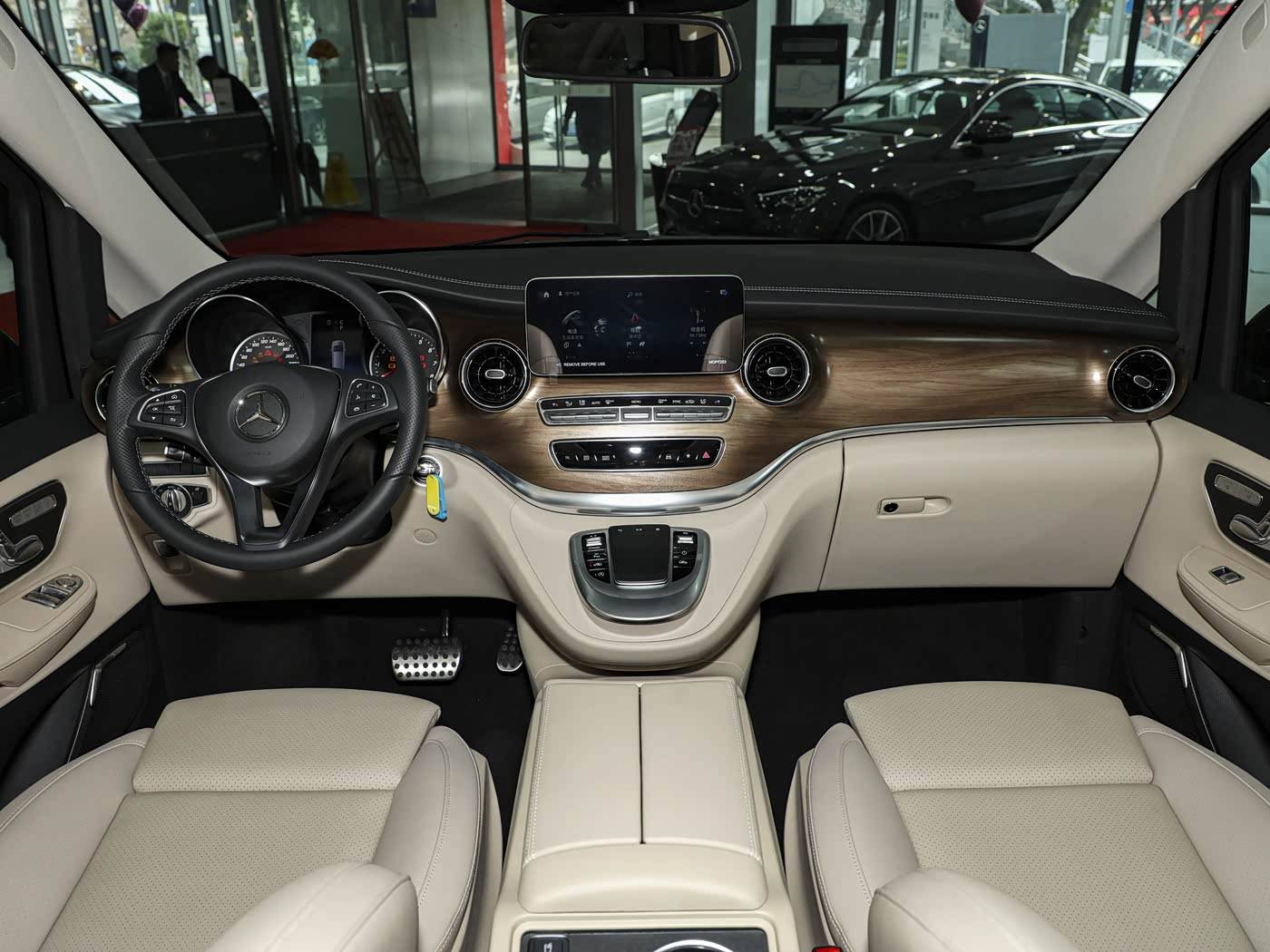 成都奔驰V级限时优惠 目前50万元起售