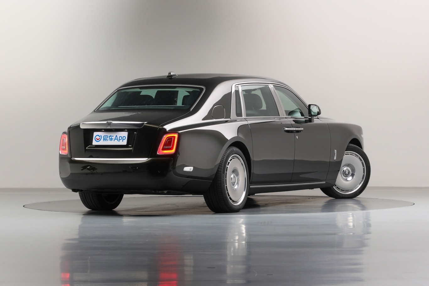 成都幻影最低847.00万起售 暂无优惠