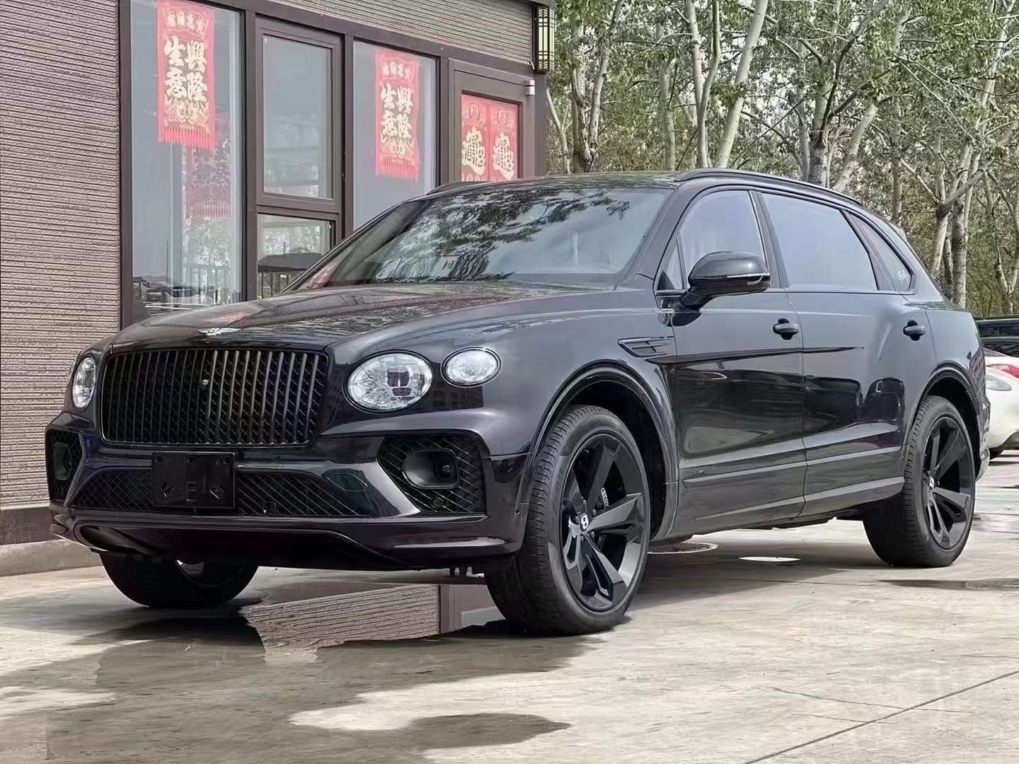 宾利添越价格最低203万起 欢迎前来试驾