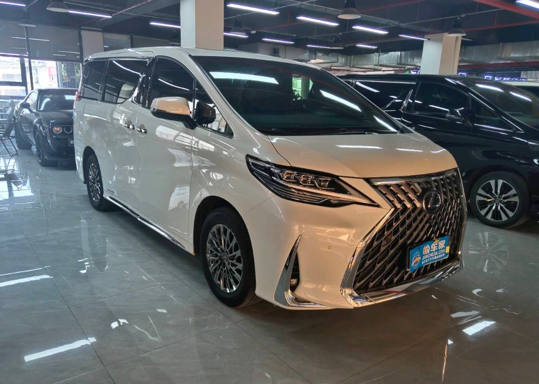 成都平行进口雷克萨斯LM亚洲版让利直降31万 欢迎上门试驾