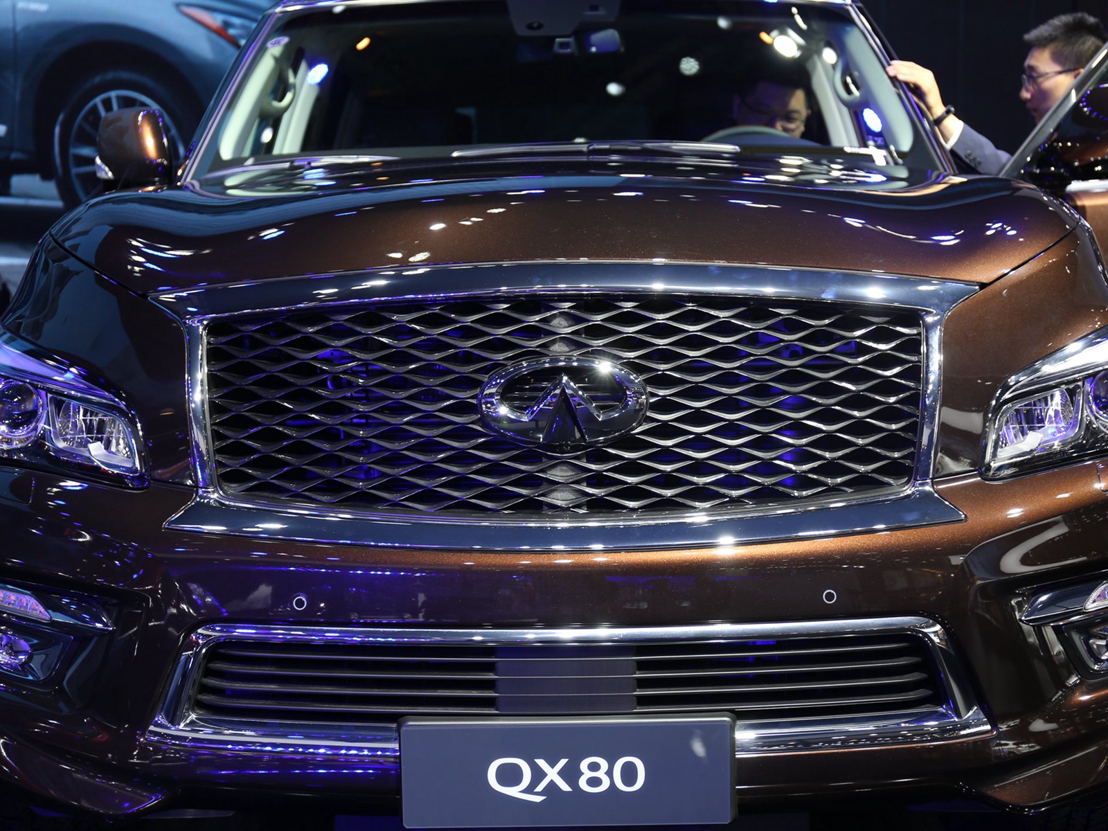 成都英菲尼迪QX80加版优惠高达38.00万 最低仅售98.80万