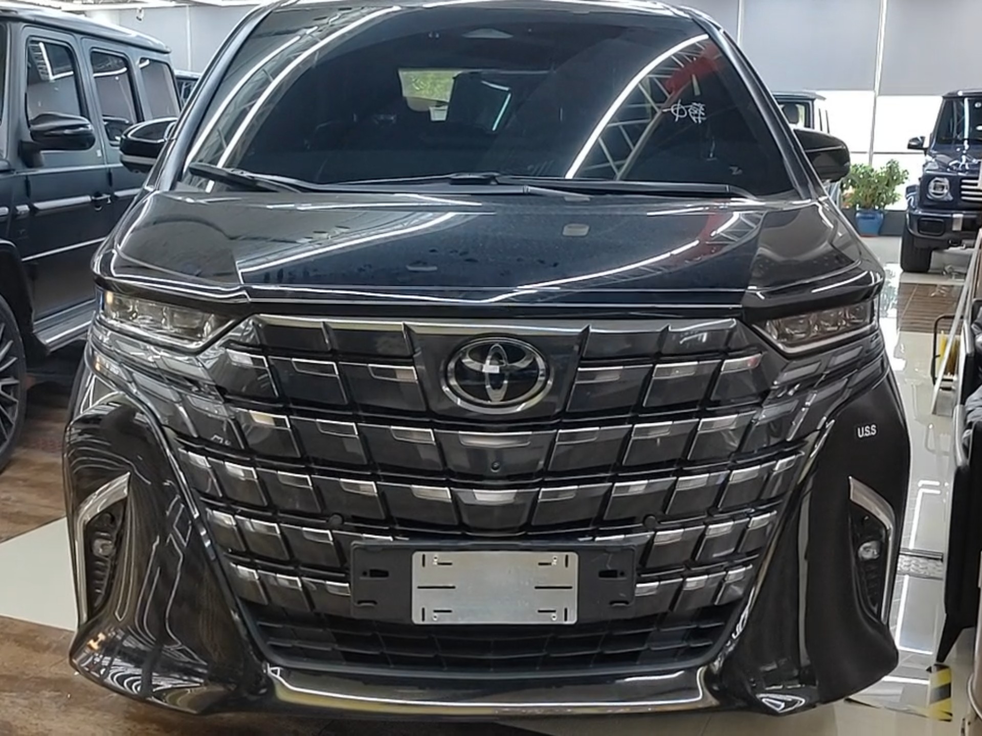 2024款全新丰田埃尔法现车颜色配置齐全